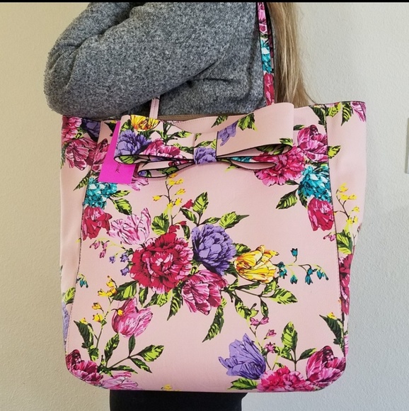 SOLD- Floral Betsey Johnson Large Tote/Crossbody! - Picture 2 of 7